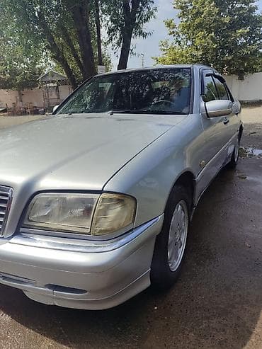 Mercedes-Benz C-Class: 2.2 l | 1998 il Sedan