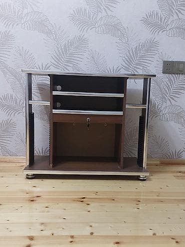 divar rəf: TV üçün stol/stand - Material: laminat ağac panel və metal rqafik — 1