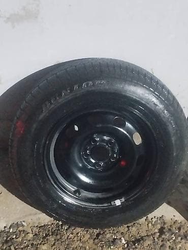 lada diskileri: 175 80 14 disk və təkər. Təzədi maşının üstünə qoyulmayıb. Zapazka — 2