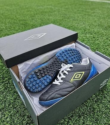 topu: Butslar Umbro, Ölçü: 42, İşlənmiş — 1