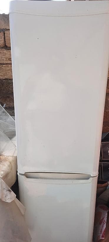 Indesit iki kameralı soyuducu - Rəng: ağ - Tip: alt hissədə
