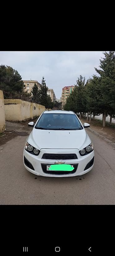 Chevrolet Aveo: 1.4 l | 2013 il 220000 km Sedan