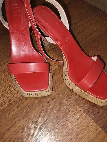 sendel: Qadın sandaleti – kvadrat burunlu, qalın dabanlı, nazik kəmərli model — 4