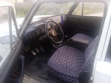vaz starter: VAZ 2106, ağ rəngli sedan Xüsusiyyətlər: - Kuzov: 4 qapılı sedan — 9