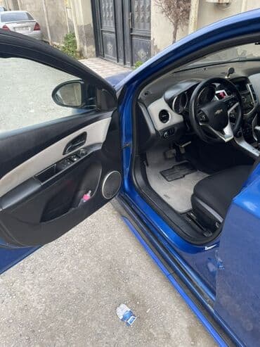 prius qalmaq şərti ilə: Chevrolet Cruze: 1.8 l | 2010 il 290 km Sedan — 6