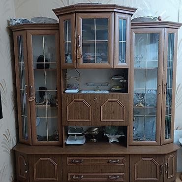kabin: Klassik üslubda böyük qonaq otağı divar-vitrin mebeli - Material — 2