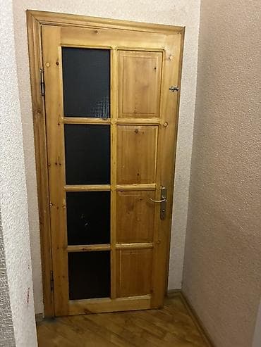 Taxta daxili qapı – şüşəli model - Material: təbii ağac karkas və
