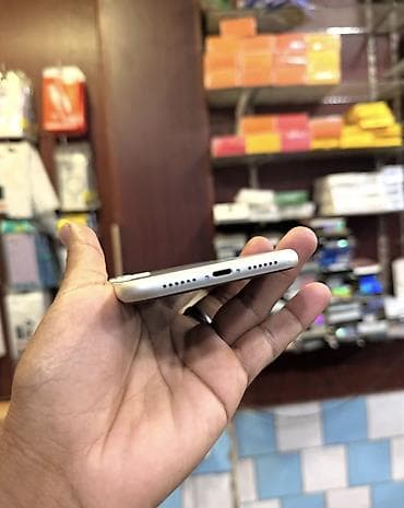 sade telefon: IPhone 11, 128 GB, Ağ, Zəmanət, Simsiz şarj, Face ID — 6