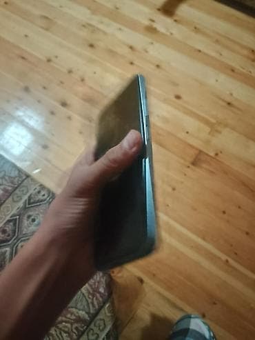 azercell modem satilir: Smartfon - Yastı kənarlı korpus, metal effektli çərçivə - Ekran: tam — 1