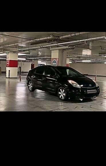 qara 07: Toyota Prius: 1.4 l | 2016 il Hetçbek — 1