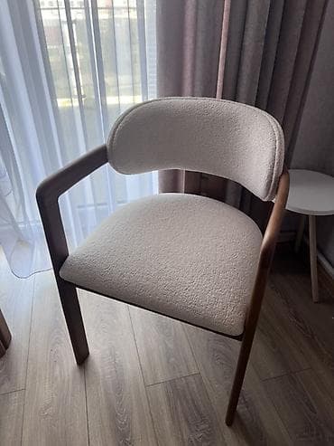 Açılmayan, Dördbucaq masa, 6 stul