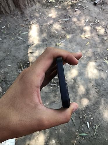 17 pro ikinci el: Məhsul: Smartfon (göy rəng) IPHONE 13 86 pil Zavod Xüsusiyyətlər: - — 2