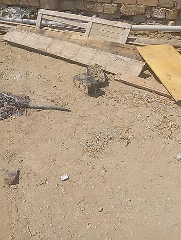 бак для воды: Ölçülər qarisiq taxtalar və köhnə pəncərələr təcili satılır Təsvir — 3
