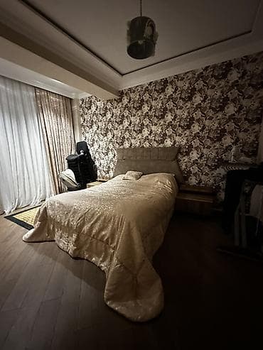 Двуспальная кровать, 2 тумбы — 2