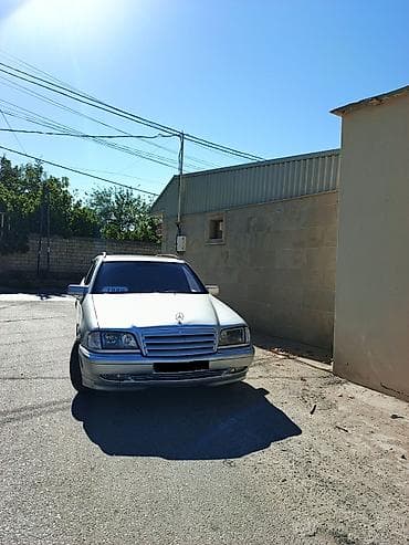 mercedes disk per page 40: Mercedes-Benz C-Class: 2.4 l | 1997 il Universal — 3