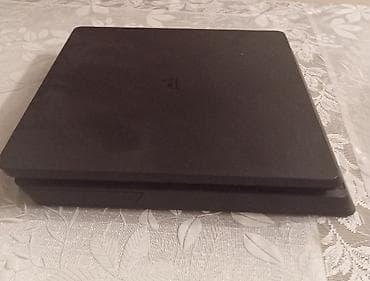 pes 2022 mobile: PlayStation 4 Slim oyun konsolu - Model: PS4 Slim (orijinal Sony — 1