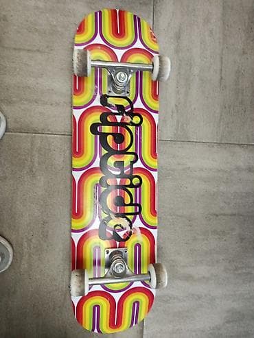 Skateboard – rəngarəng retro dizaynlı - Gövdə: Tam ölçülü taxta