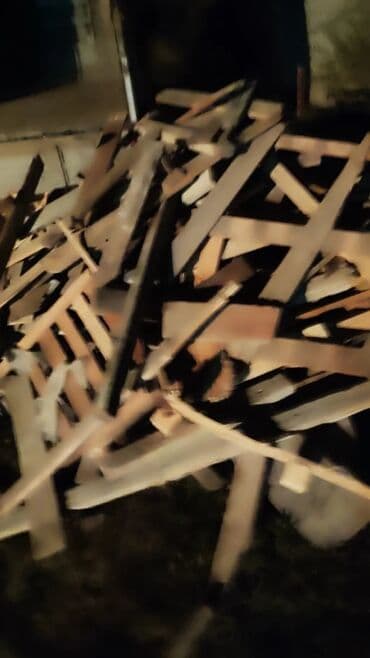 Otbiçənlər və trimmerlər: Ocaq/isitmə üçün doğranmış taxtaparcaları. İcində hər cür taxtalar — 4