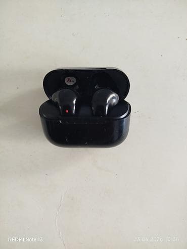 Digər planşetlər: Qulaqcıq. İşləkdi. USB də var. Qara rəngdədi — 2