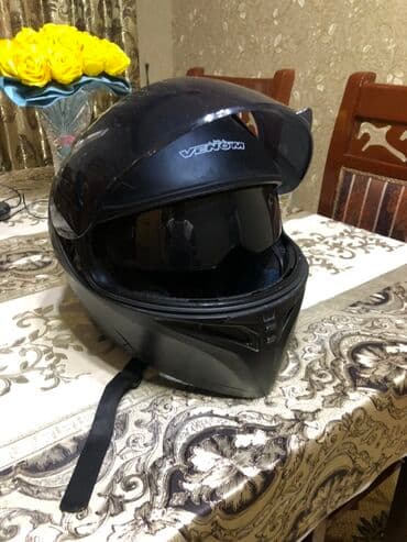 mersedes mator: 2 DƏBİLQƏ GÖY VƏ QARA HƏR İKİSİ AŞAĞI HİSSƏİ BAĞCIĞINDA QIQIR VAR 2-3 — 2