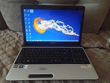 Masaüstü kompüterlər və iş stansiyaları: Toshiba Satellite noutbuk - Ekran: 15.6" parlaq LCD - Klaviatura: tam — 5