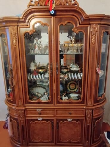 Aksesuarlar üçün vitrinlər: Şüşəli dolab vitrini — 3