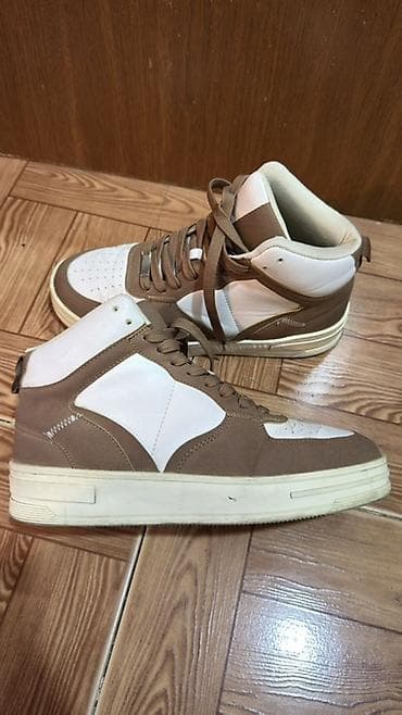 idman ayaqqabı: Bershka — 1