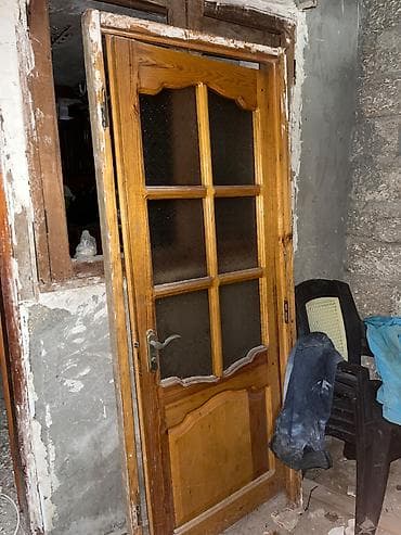 4 eded qapidir 2 si suselidir 2 denesi susesiz hamam tualet qapisi