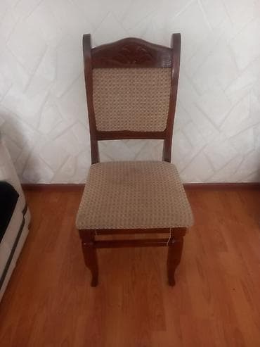 Taxta karkaslı yumşaq oturacaqlı stul - Material: massiv taxta