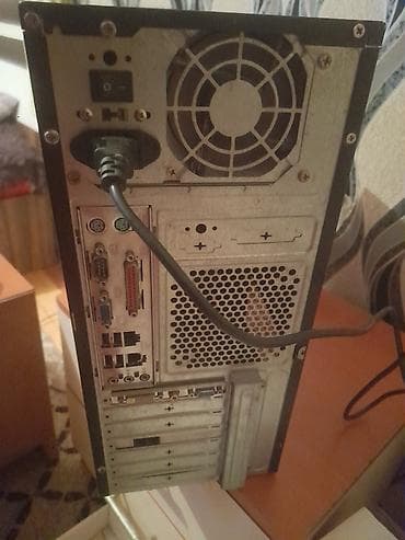 Kompüter, noutbuk və planşetlər: Masaüstü sistem bloku. işlək vəziyətdə'dir. 20 manat istəyən — 3