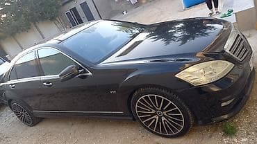 mercedes benz cl class: Mercedes‑Benz S-Class sedan (W221), qara rəng, V12 emblemli. Xarici — 1