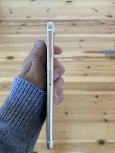 iphone 2: IPhone 7, 128 GB, Qızılı, Qırıq — 5