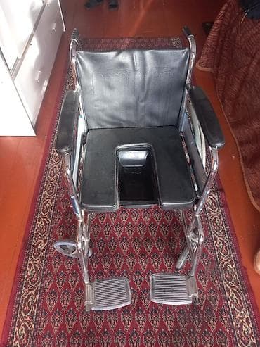 Tibbi lampalar: Tualet funksiyalı əlil arabası - Metal xrom çərçivə, möhkəm və — 1