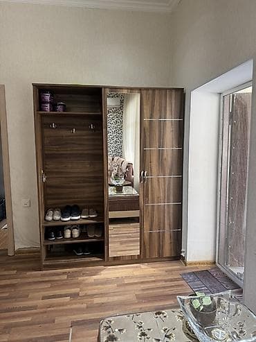 kamp stolu: 3 qapılı, Güzgülü, Qəhvəyi, Digər material, Açılan, Düz dolab — 1