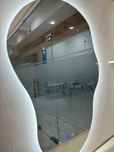 зеркало со столиком: Guzgu satilir yenidir — 1