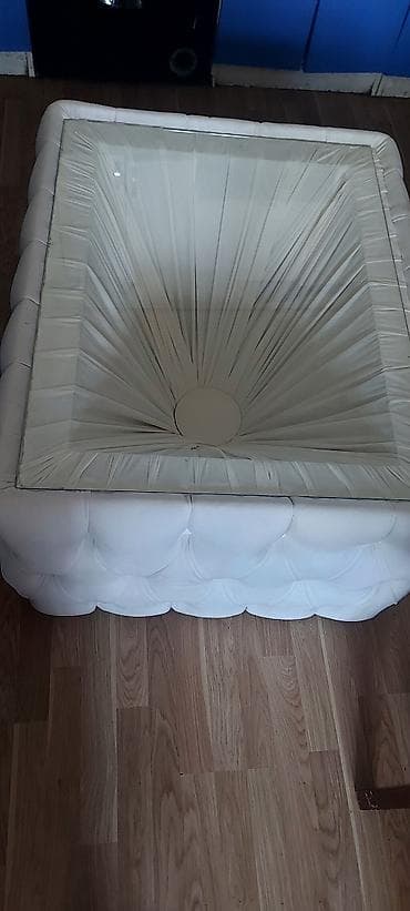 Kvadrat masa, Açılmayan, Təkərsiz, Şüşə — 1
