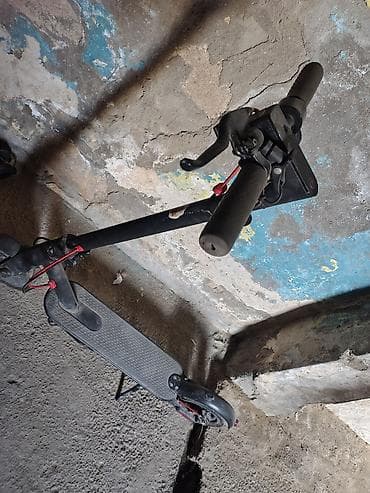 Мопеды, скутеры: Б/у Электросамокат 10", ≤ 250 Вт, 26 - 35 км/ч, Самовывоз — 3