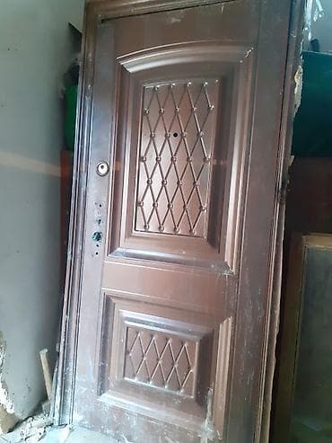 Dəmir giriş qapısı - Material: qalın metal/dəmir konstruksiya - Rəng lalafo.az -da Dəmir giriş qapısı - Material: qalın metal/dəmir konstruksiya - Rəng