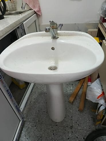 tulpan gul: Ayaqüstü əl-üz yuma qabı (pedestal lavabosu) - Material: ağ keramika — 1