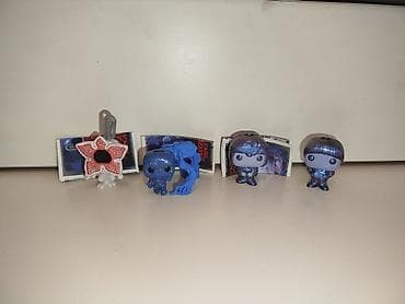 3d eyneklerin qiymeti: Kinder stranger thing. Hamısı birlikdə 12 manat — 1