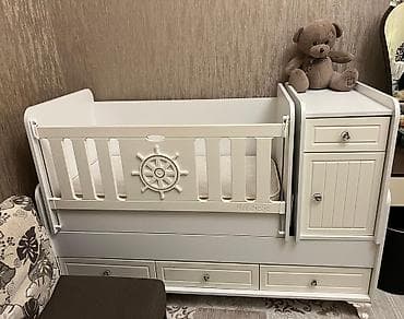 Oğlan və qız üçün, Dördbucaq, Beşik, Dəstsiz, Matras ilə, Yellənmə mexanizmsiz