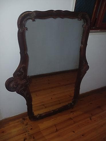 Güzgü satılır. 1989-cu ildə Moskava gətizdirilib. Necə var elə də — 1