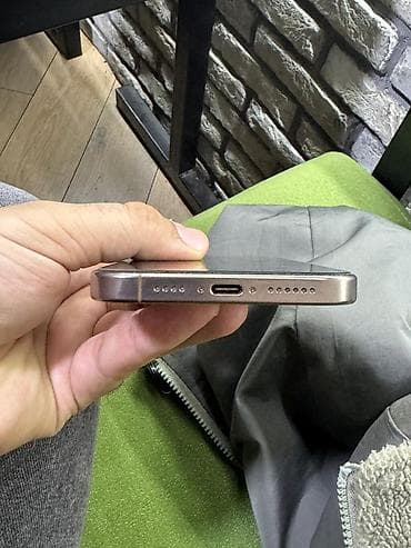 iphone 3gs: IPhone 16 Pro Max, 256 GB, Qızılı, Simsiz şarj, Face ID, Sənədlərlə — 5