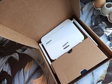 Nokia Wi‑Fi marşrutizatoru - Rəng: ağ, iki yan antenalı dizayn - Ön