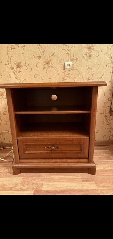 komputer altlığı: Düz TV altlığı, Polkalı, Taxtalı — 2