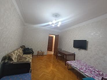 məhəmmədli ev: Ev tam temirlidir, paltaryuyan, soyuducu, yataq, başqa lazimi şeylər — 1