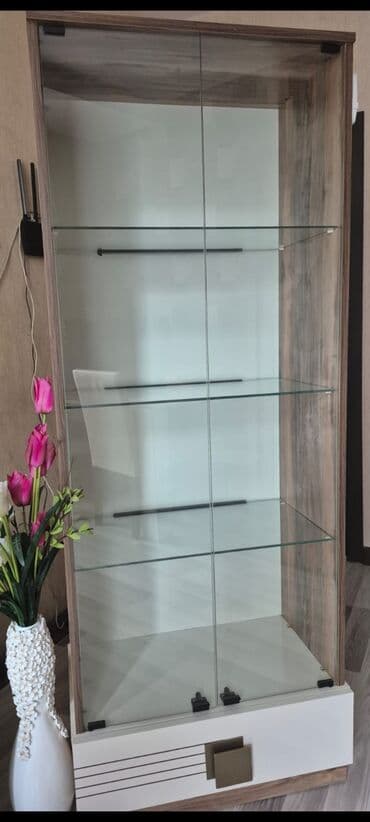 tək qapılı dolab: İşlənmiş, Açılan, 1 qapı Düz dolab, Servant — 1