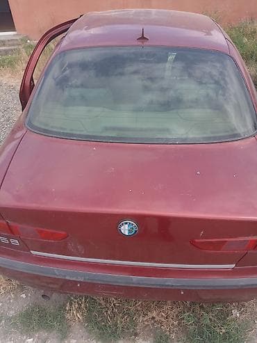 Avtomobil satışı: Alfa Romeo 156 sedan – qırmızı rəng - Kuzov: 4 qapılı sedan, yan — 4