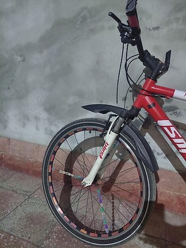 2 teker velosiped: Yaxsi vezyetdedir herseyi islekdi tekce skoruzlari riqrofka olunmalidi — 3
