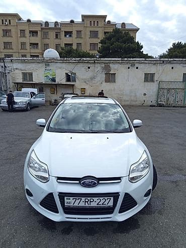 kia ceed oluxana: Ford Focus: 1.6 l | 2014 il 83000 km Sedan — 10